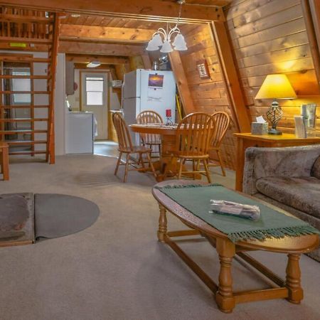 Rustic Cabin 2 - Two Bedroom Forest Lakes Estates المظهر الخارجي الصورة